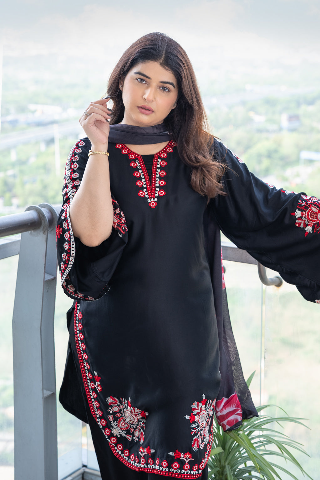 Black Red Bell-Sleeve Embroidered Suit Set