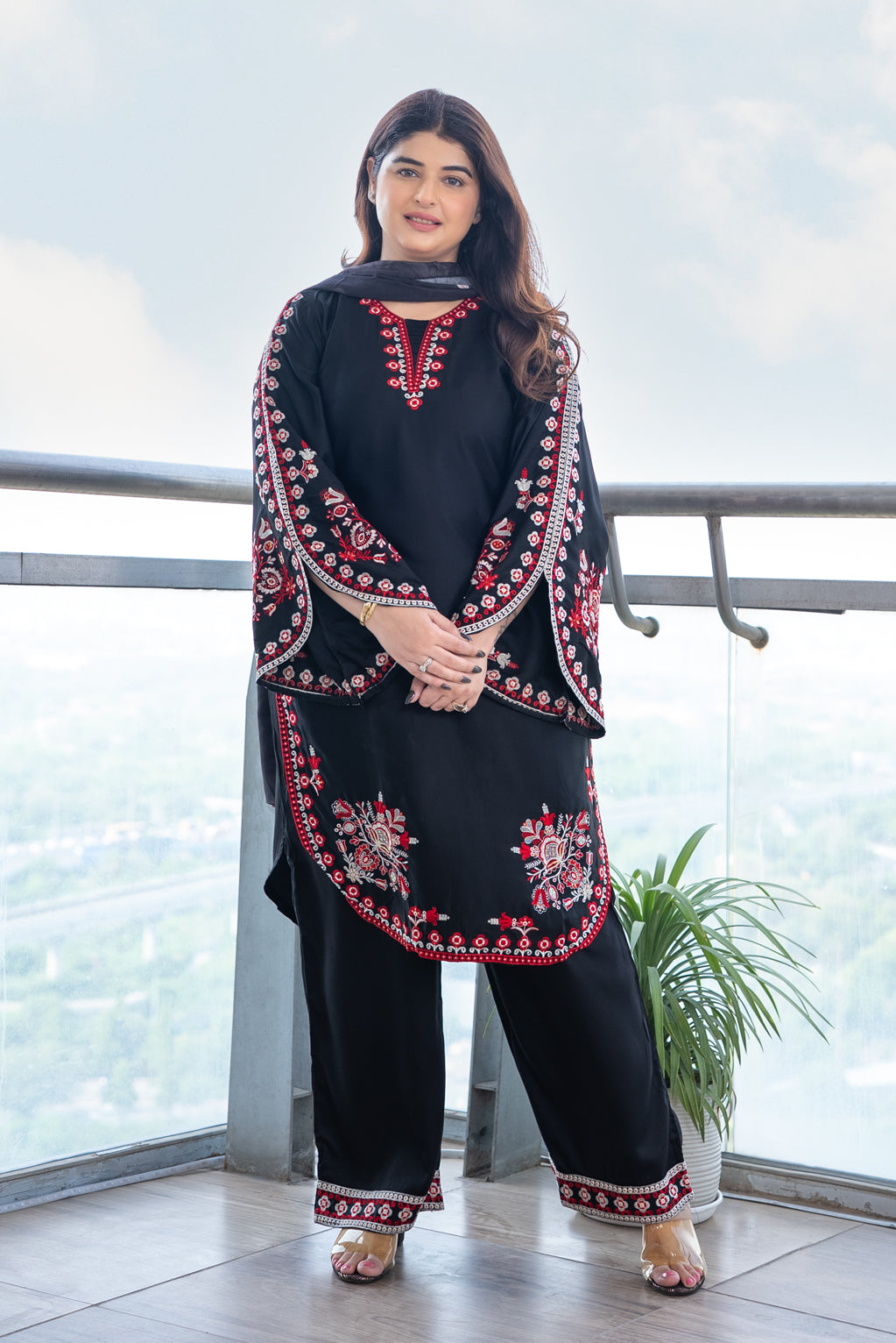 Black Red Bell-Sleeve Embroidered Suit Set