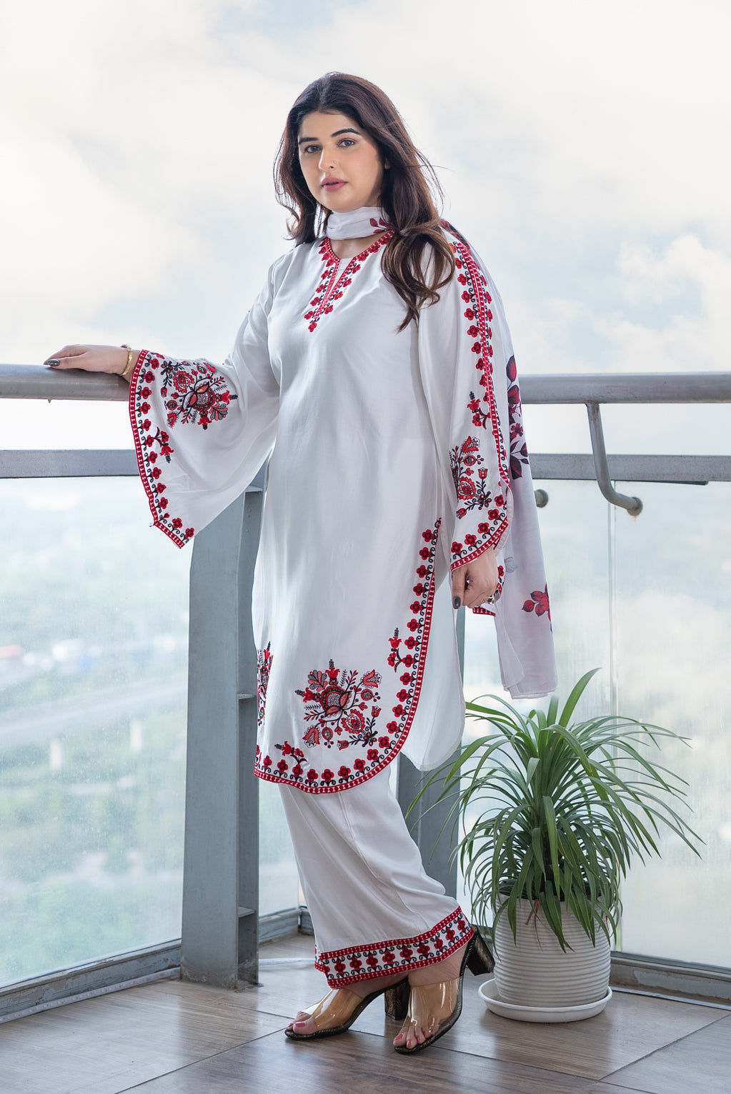 White Red Embroidered Bell-Sleeve Suit Set