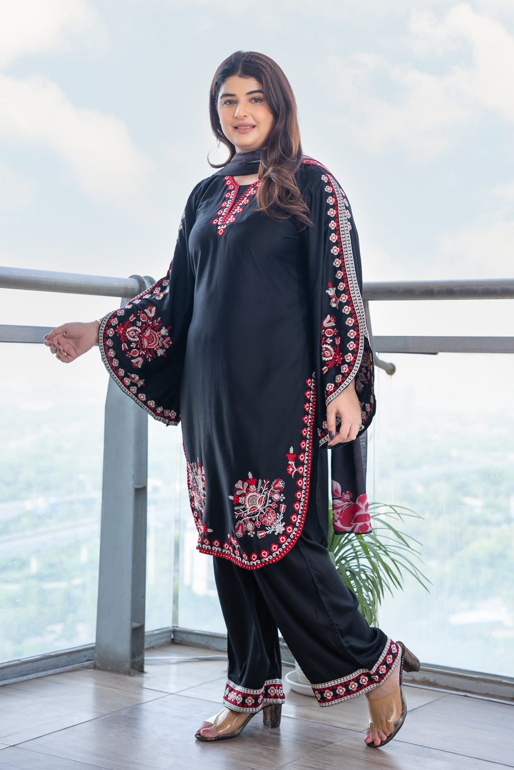 Black Red Bell-Sleeve Embroidered Suit Set