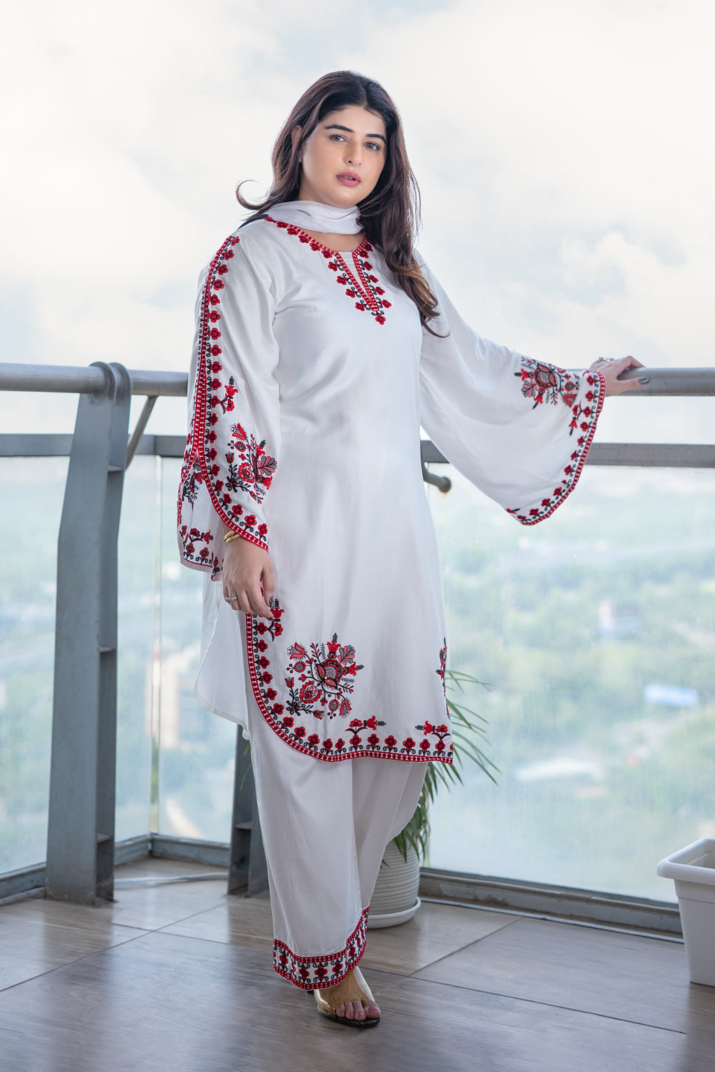 White Red Embroidered Bell-Sleeve Suit Set