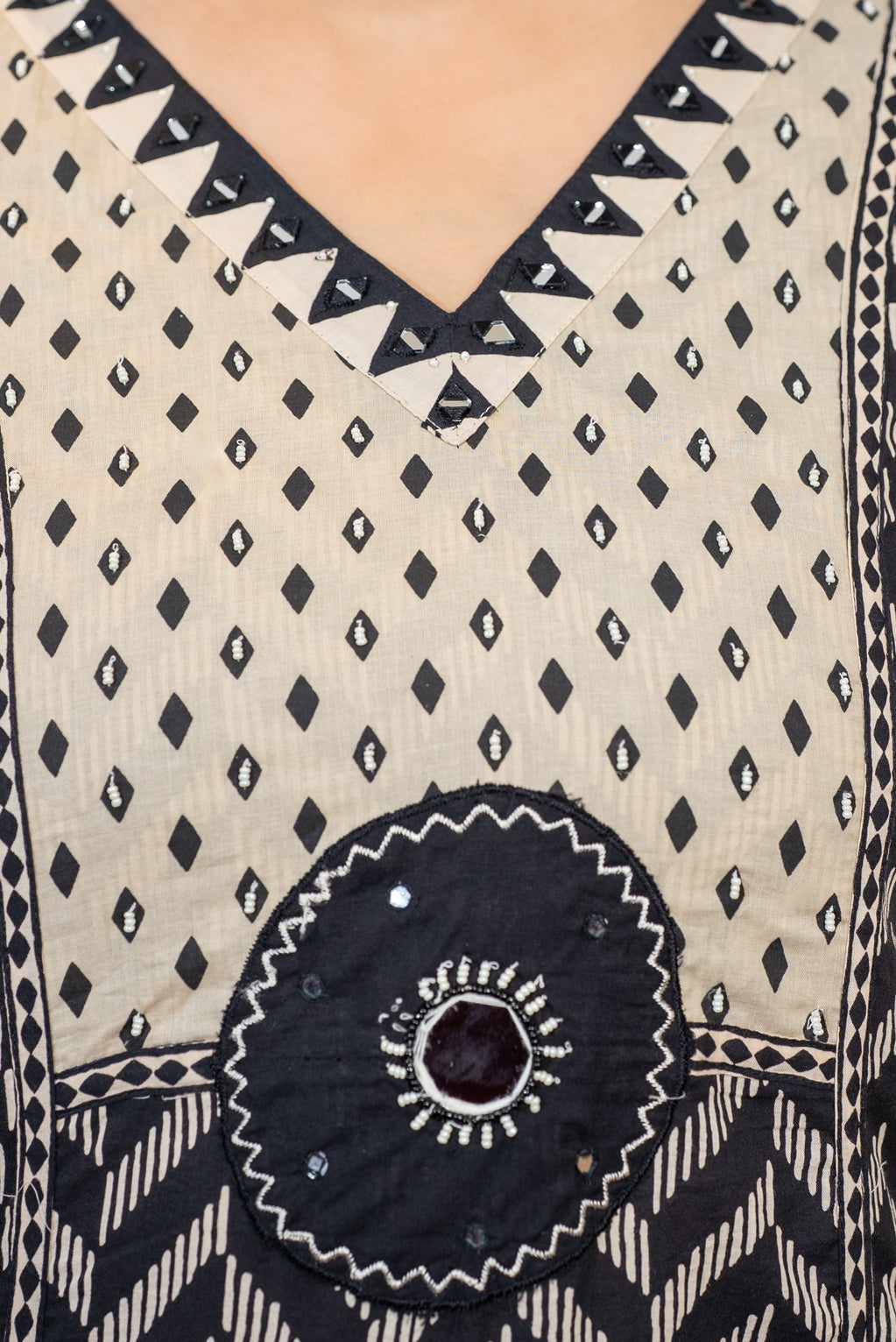 Black & Beige Zigzag Suit Set